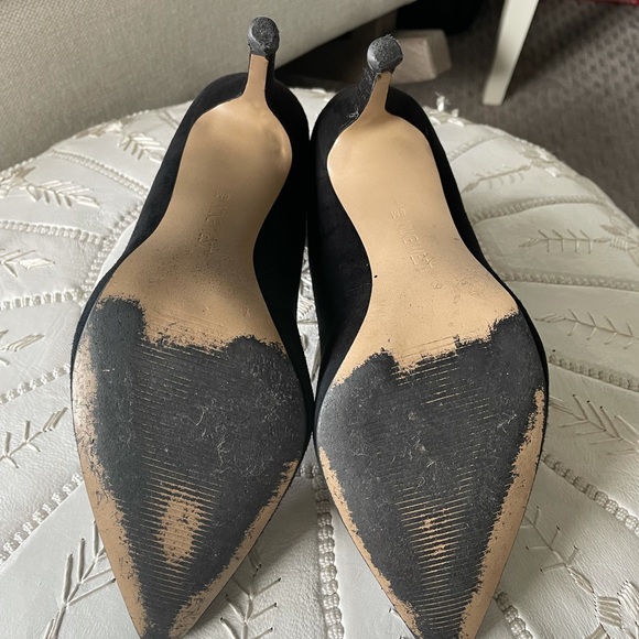 Black suede Nine West pump heels - Picture 7 of 7